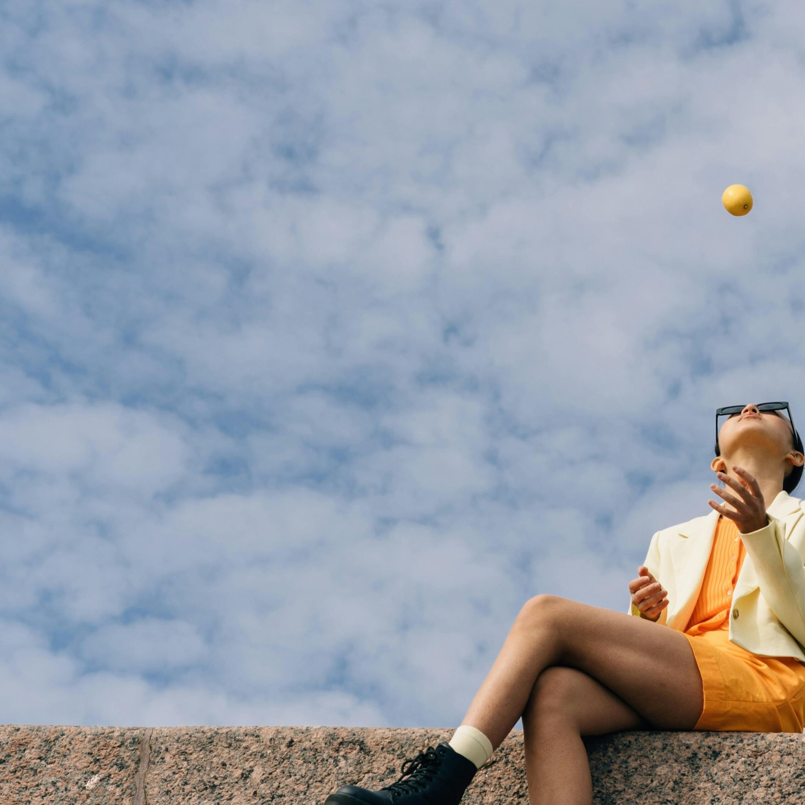 Sqaure czech repub dance electro advert