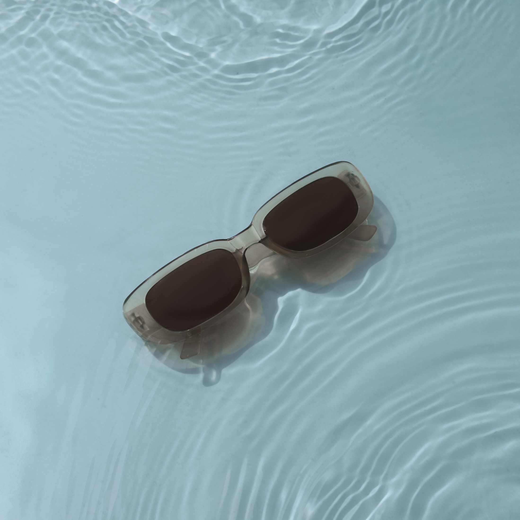 SQ cool sunglasses underwater still life copy